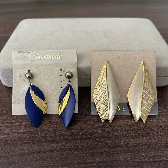 3/$30 | Vintage 2 Pairs Of Gold Earrings - Picture 2 of 11